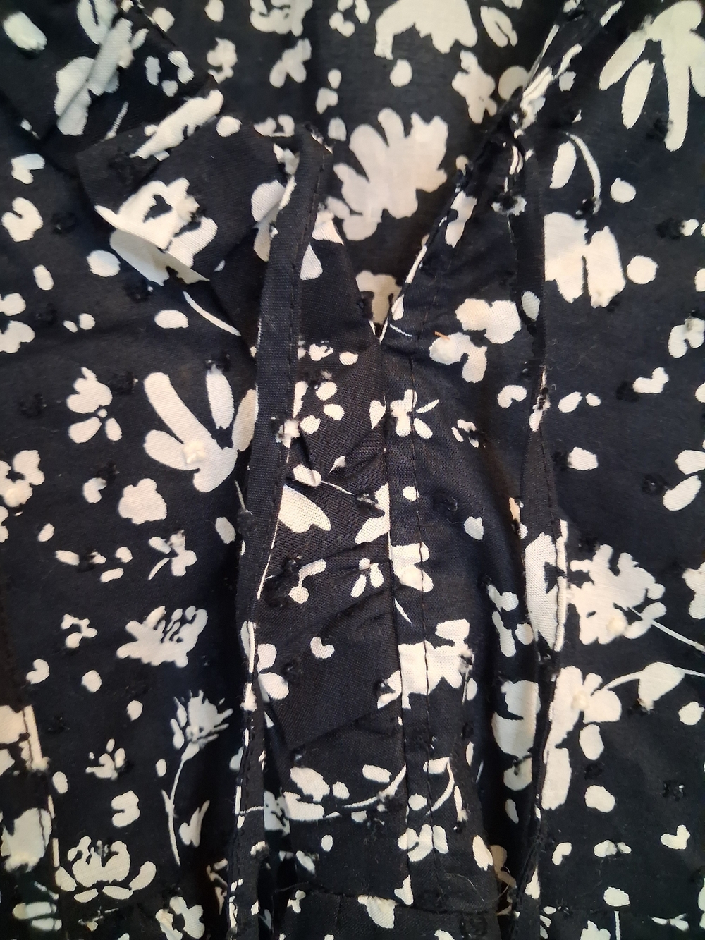 Who What Wear Black & White Floral Tiered Mini Dress - Picture 3 of 10